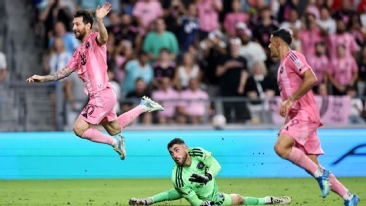 &iexcl;MESSI SE DIO UN FEST&Iacute;N! Marc&oacute; cuatro goles, dio una asistencia y el Inter Miami aplast&oacute; al Montreal