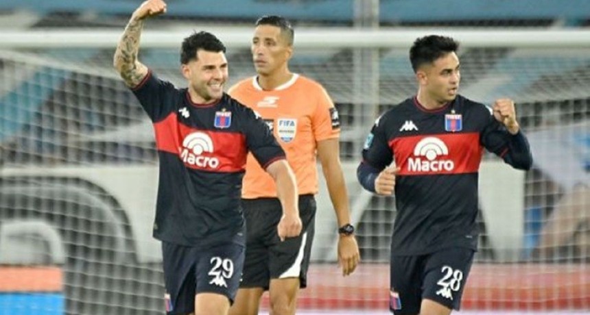 GOLPAZO EN EL CILINDRO: Tigre aplast&oacute; a Racing, le quit&oacute; el invicto y desat&oacute; el enojo de los hinchas