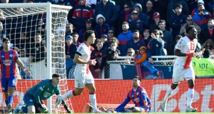 &iexcl;GOLPE HIST&Oacute;RICO EN EL CL&Aacute;SICO! Hurac&aacute;n venci&oacute; a San Lorenzo, rompi&oacute; una racha de 25 a&ntilde;os y desat&oacute; la bronca del Cicl&oacute;n