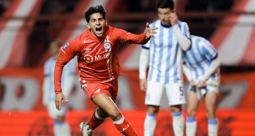 &iexcl;ARGENTINOS NO PARA! El Bicho venci&oacute; a Racing en un partidazo y sigue con puntaje ideal