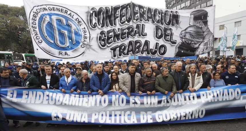 &ldquo;NO TENGO PARA COMER&rdquo;: familias endeudadas marcharon contra la crisis