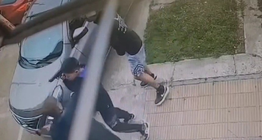 VIOLENTO ASALTO EN LOMAS DEL MIRADOR: tres delincuentes armados atacaron a una pareja
