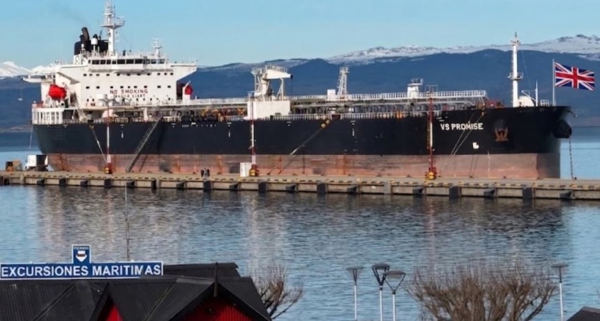ESC&Aacute;NDALO EN USHUAIA: Tierra del Fuego cuestion&oacute; la llegada de un buque brit&aacute;nico al puerto