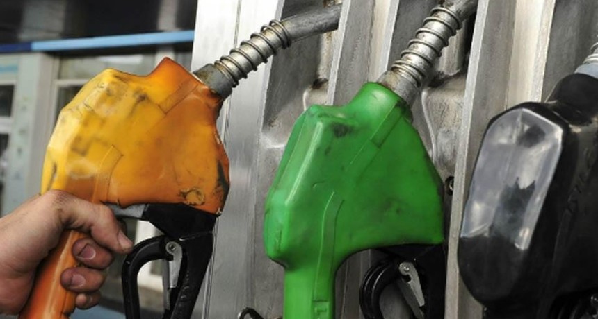 SE HUNDI&Oacute; EL CONSUMO: las ventas de combustible cayeron 6,4% en julio y marcaron un r&eacute;cord negativo