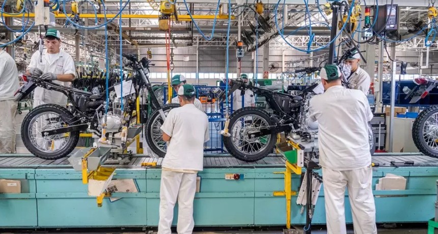 LA INDUSTRIA NO ENCUENTRA PISO: cae la producci&oacute;n, se desploman las ventas y las pymes quedan bajo presi&oacute;n