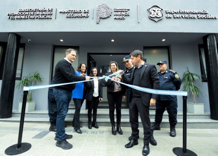 Kicillof inaugura un moderno edificio para la salud mental del personal policial en La Plata