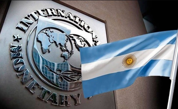Derrota y auxilio: tras el golpe en Buenos Aires, el FMI salió a bancar el ajuste de Milei