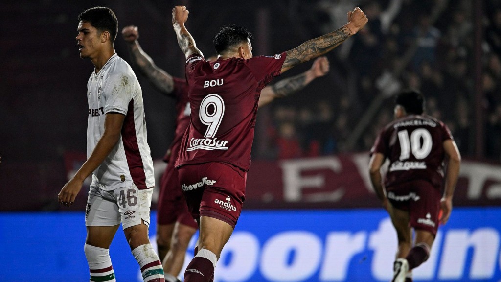 Lanús da un golpe final y se ilusiona con las semifinales: gol de Moreno a lo último