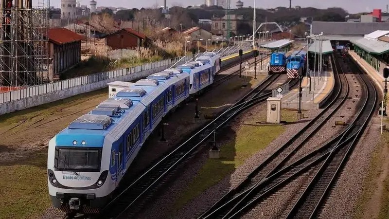 &iexcl;ATENCI&Oacute;N USUARIOS DEL SARMIENTO! Habr&aacute; servicio limitado este domingo por obras