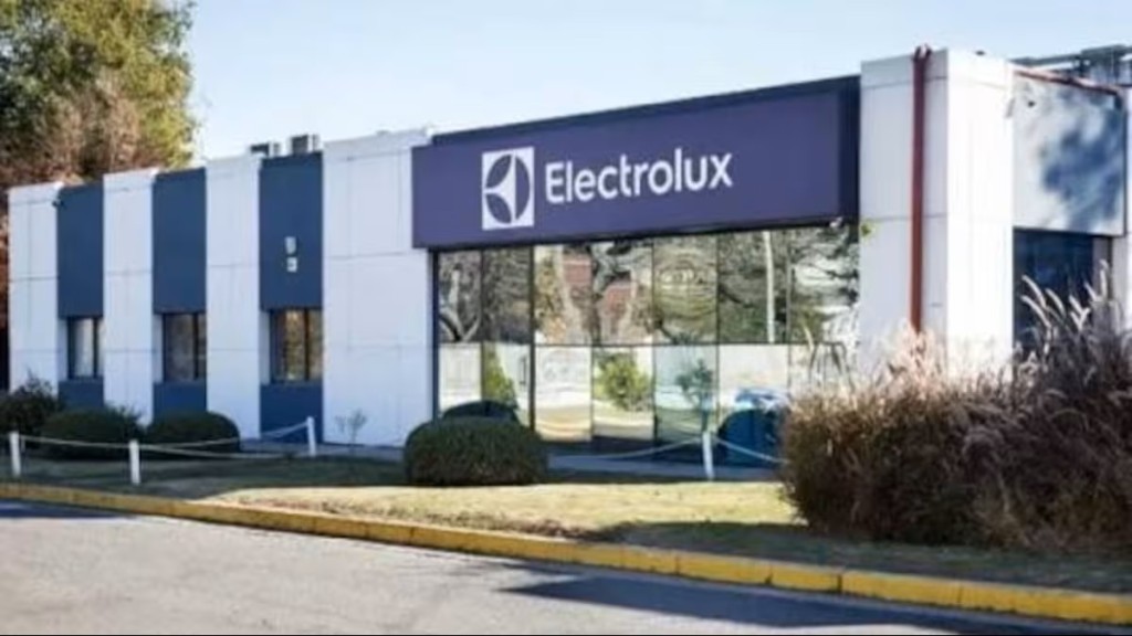 &iexcl;GOLPE A LA INDUSTRIA! Electrolux cierra su planta de Rosario y reemplaza la producci&oacute;n por importaciones
