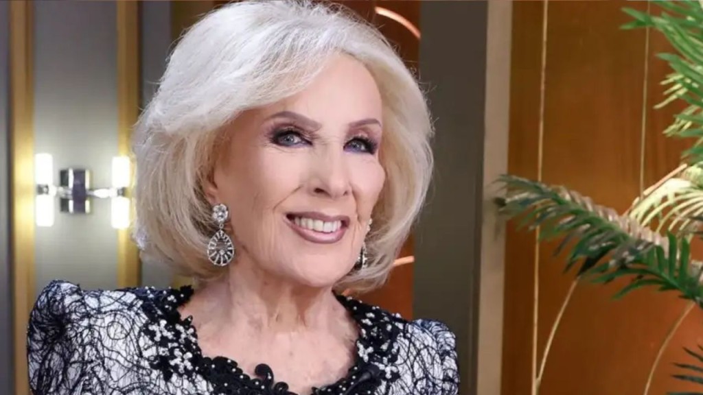 MIRTHA LEGRAND EVOLUCIONA: termin&oacute; el tratamiento antibi&oacute;tico y contin&uacute;a internada