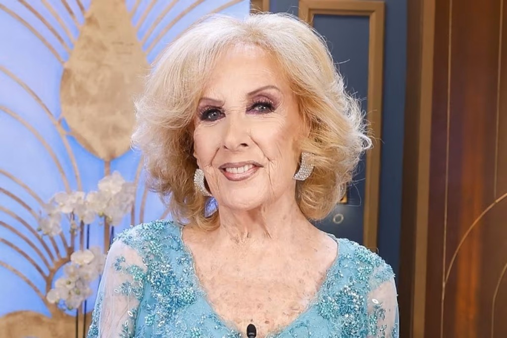 ALIVIO POR MIRTHA LEGRAND: mostr&oacute; una franca mejor&iacute;a y seguir&aacute; internada