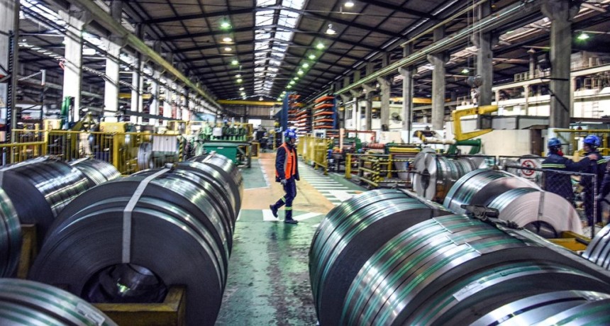 LA ESTABILIDAD NO LLEGA A LA CALLE: la econom&iacute;a real sigue pagando el costo del ajuste de Milei