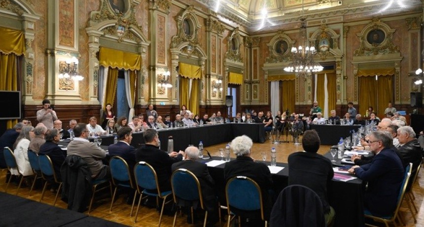 &iexcl;ALERTA POR EL FUTURO NUCLEAR! Kicillof cuestion&oacute; al Gobierno y advirti&oacute; por la privatizaci&oacute;n del sector
