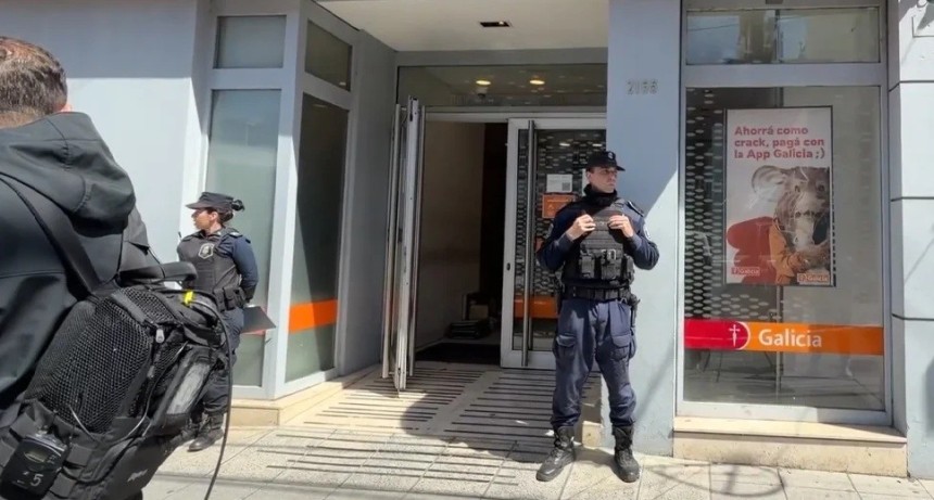 &iexcl;TIROTEO EN UN BANCO DE LOMAS DEL MIRADOR! Dos detenidos y un delincuente pr&oacute;fugo