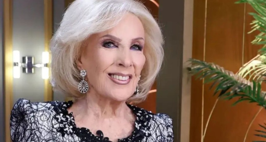 MIRTHA LEGRAND EVOLUCIONA: termin&oacute; el tratamiento antibi&oacute;tico y contin&uacute;a internada