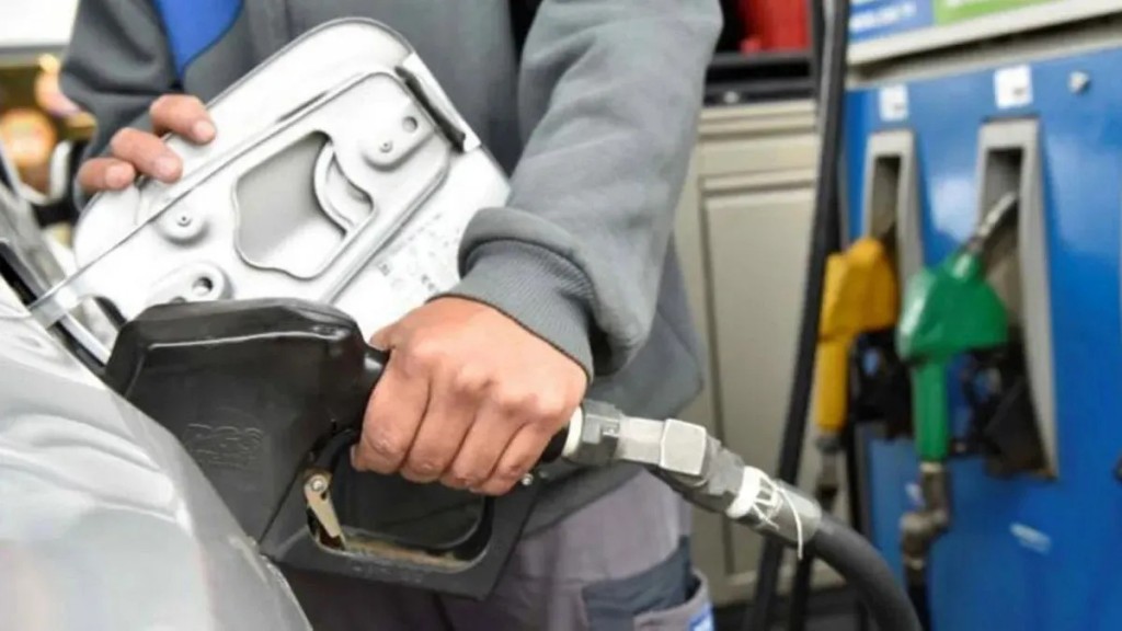 Suben los biocombustibles y se enciende la alarma: anticipan nuevos aumentos en nafta y gasoil