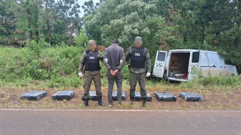 Misiones: Gendarmería incautó 187 kilos de marihuana y detuvo a un hombre tras una persecución