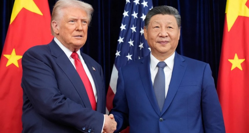Trump y Xi Jinping firman tregua comercial en Corea del Sur: aranceles bajan y China libera tierras raras
