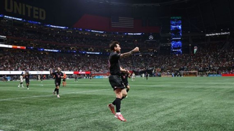 &iexcl;MESSI IMPARABLE! Marc&oacute; dos golazos y llev&oacute; al Inter Miami a otra victoria en la MLS