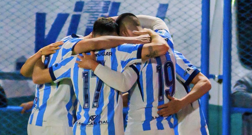 &iexcl;RACING TOM&Oacute; AIRE! La Academia gan&oacute; en el debut de Chirola Romero y complic&oacute; a Estudiantes