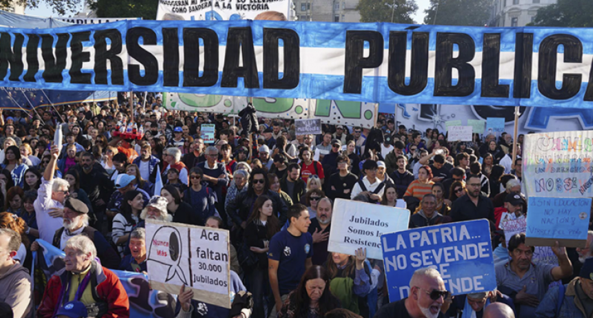 &iexcl;OTRA DERROTA PARA EL GOBIERNO! La Justicia mult&oacute; a Santilli y Milei vuelve a apelar para no actualizar salarios y becas universitarias
