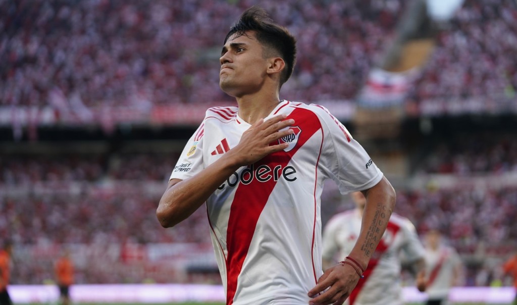 ¡River Plate Regresa a la Victoria! Solari Brilla con Doblete y Borja Sella el 3-1 ante Banfield