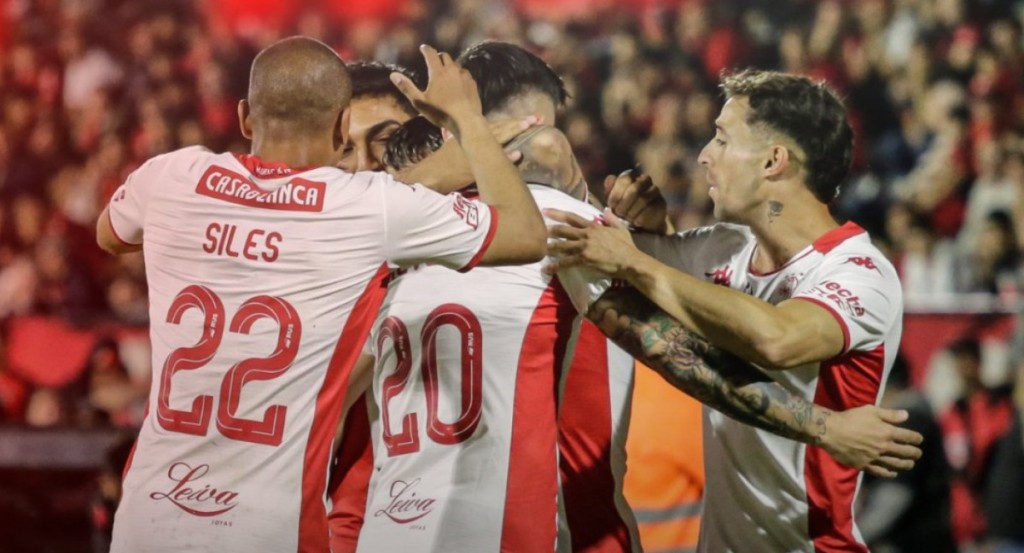 Huracán vence a Newell's y se sube a la cima, mientras la Lepra enfrenta una crisis con incidentes en las tribunas