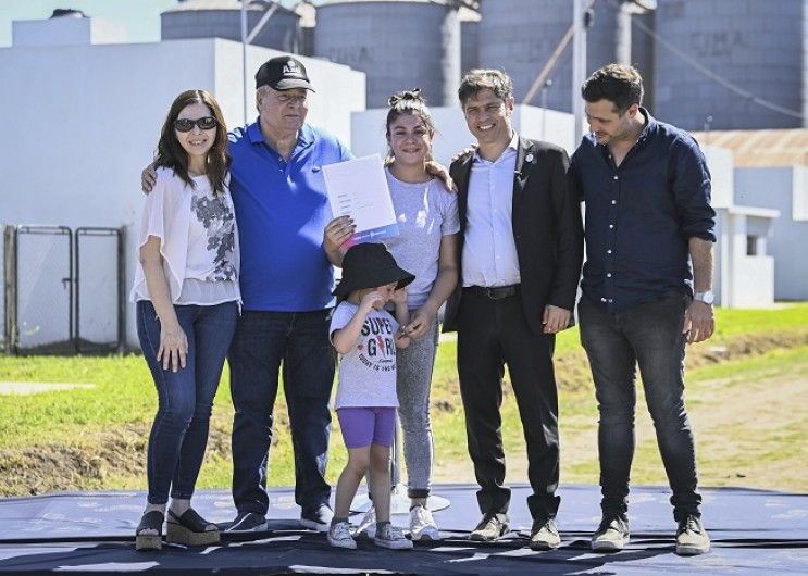 Kicillof impulsa desarrollo en el interior de Buenos Aires: inaugura obras viales y entrega viviendas en Salto y Gahan