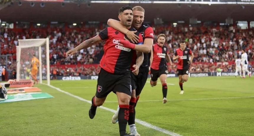 Newell's corta la mala racha con pol&eacute;mica: venci&oacute; 2-1 a Independiente