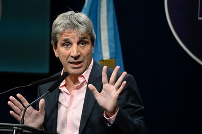 Caputo patea el pago al FMI y prende la bicicleta financiera para sobrevivir hasta marzo