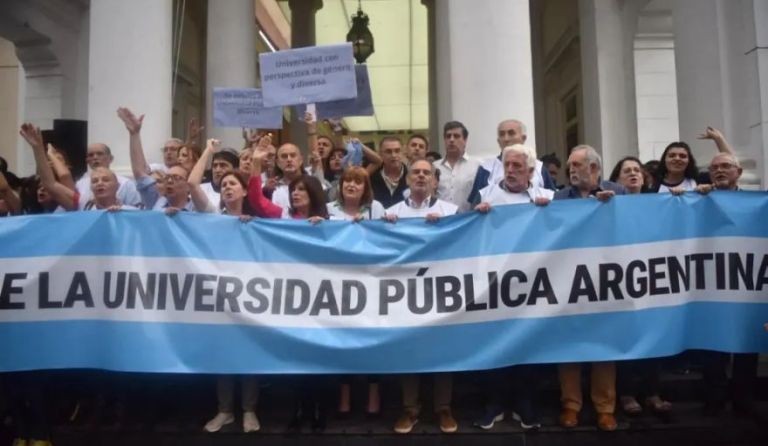 Paro total en las universidades públicas: docentes y estudiantes acusan al Gobierno de “vaciar la educación”