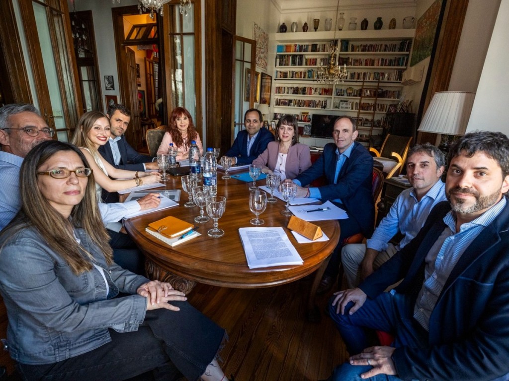 Comodoro Py embiste: imponen duras restricciones a Cristina Kirchner y crece la denuncia por “silencio forzado”