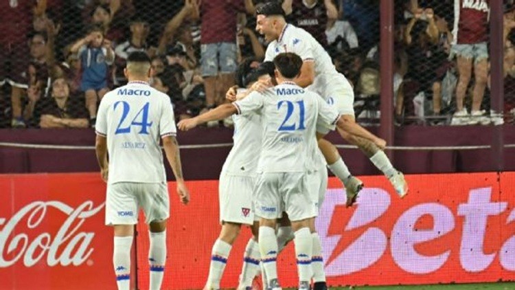 Tigre silenció la fiesta de Lanús: ganó 1-0, lo dejó afuera y se quedó con el último boleto a cuartos