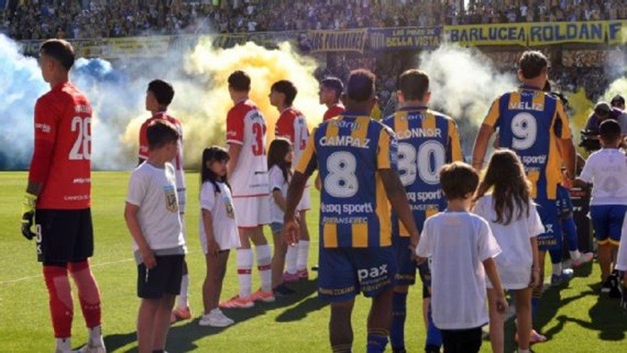 Escándalo en el fútbol argentino: dura sanción a Estudiantes y castigo a Verón por el polémico “pasillo de espaldas”