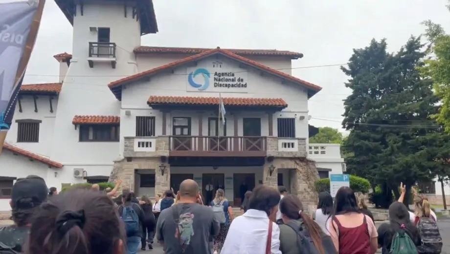 Explota un nuevo escándalo en ANDIS: denuncian una maniobra millonaria con medicamentos para pacientes graves