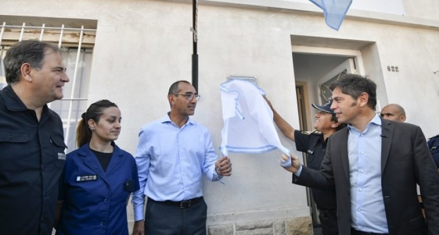 Kicillof desafía al ajuste y lanza una nueva Comisaría de la Mujer en Azul: “El Estado tiene que estar presente”