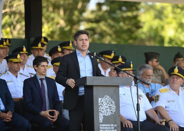 Kicillof tomó juramento a más de 2.200 nuevos oficiales y aseguró que la Provincia avanza hacia una “nueva Policía bonaerense”
