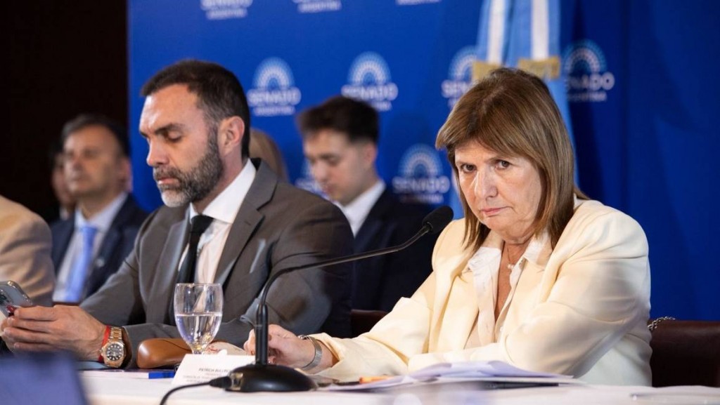La reforma laboral se empantana en el Senado y Bullrich debió frenar el avance