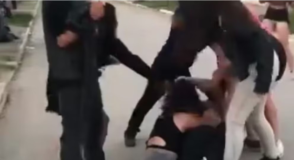 Salvajismo juvenil en Córdoba: atacaron en patota a una chica de 15 años y la apuñalaron en el pecho