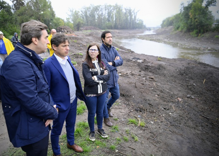 Kicillof y Boto inspeccionan progresos en las obras del Río Luján