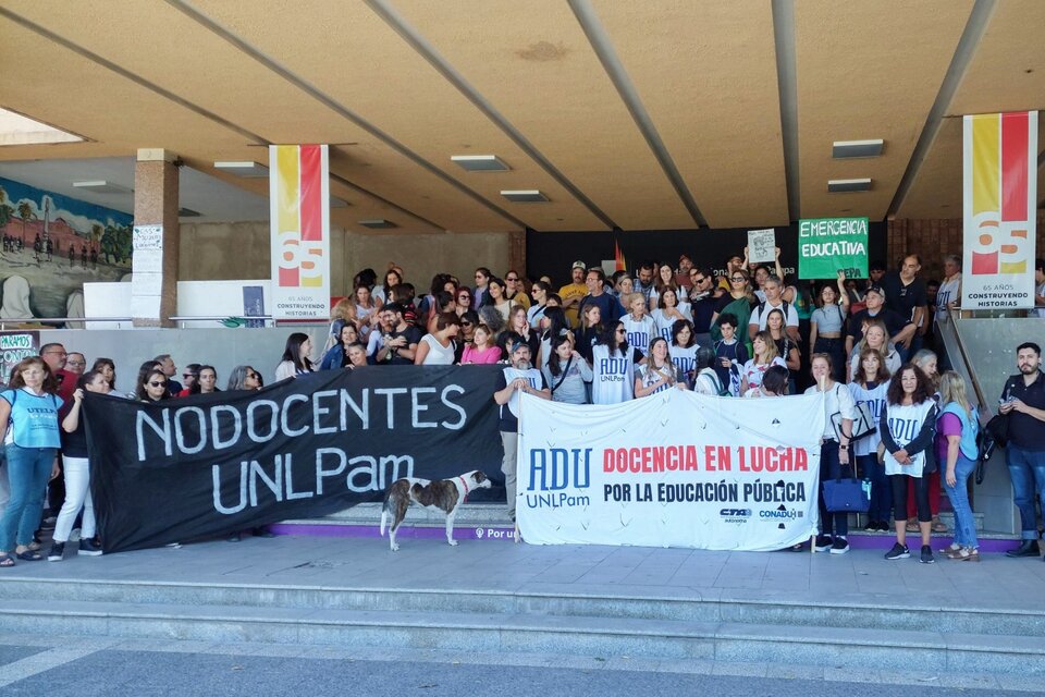 Universidades paralizadas en protesta contra el ajuste propuesto por Javier Milei